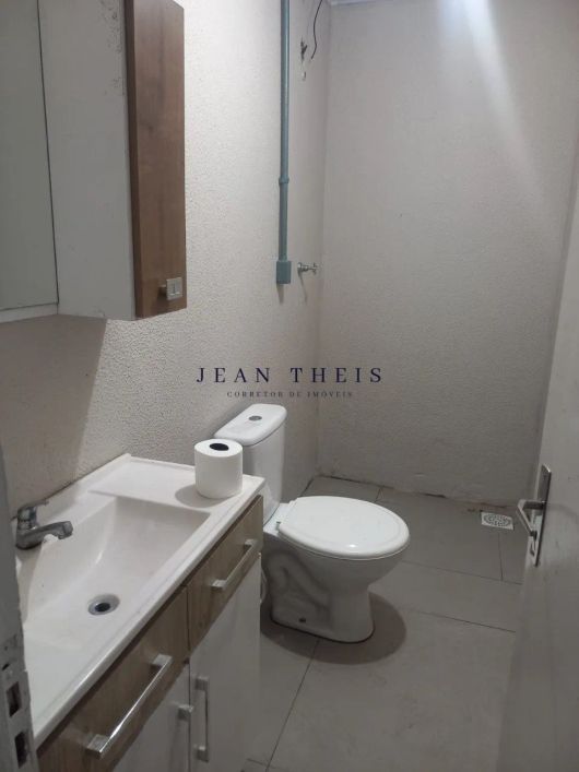 Casa com piscina no bairro Vinhedos