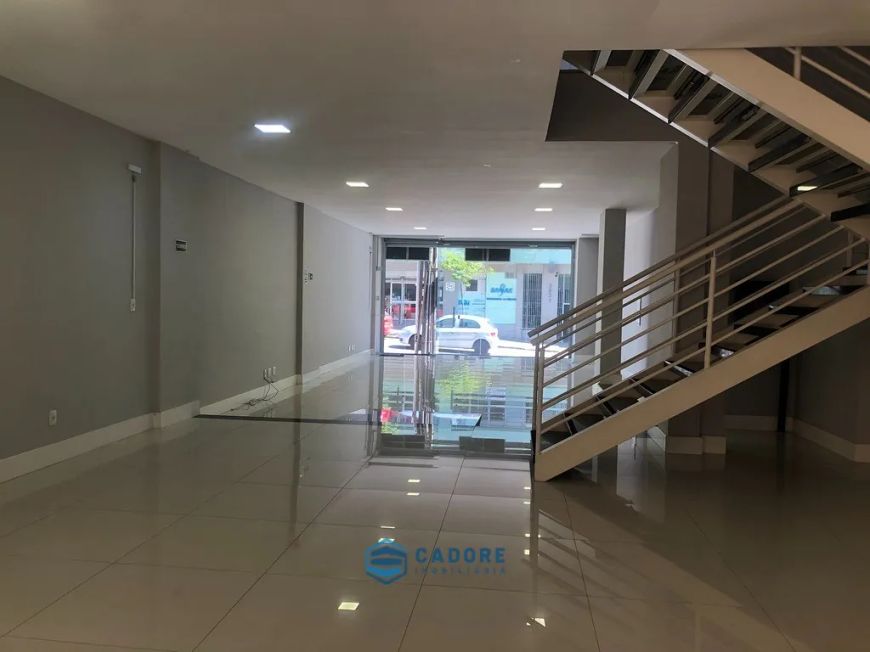 Sala térrea 193,60m2 com mezanino no Centro