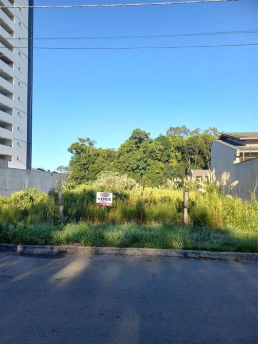 Ótimo terreno no Vila Verde, ideal para construção! Área: 13x53,98= 698,00m. Confira!