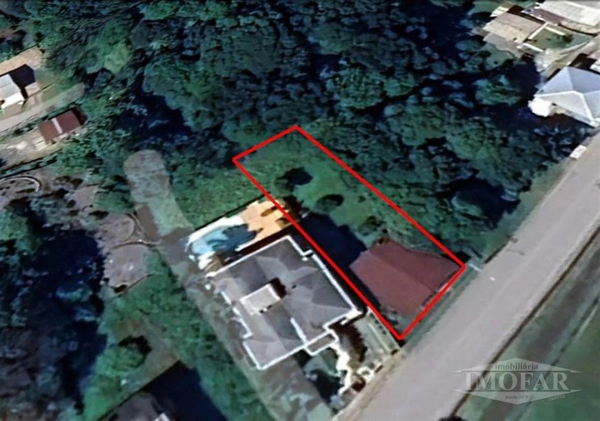 Terreno localizado na bairro Forqueta, com uma casa de madeira sem valor comercial. Área do terreno
