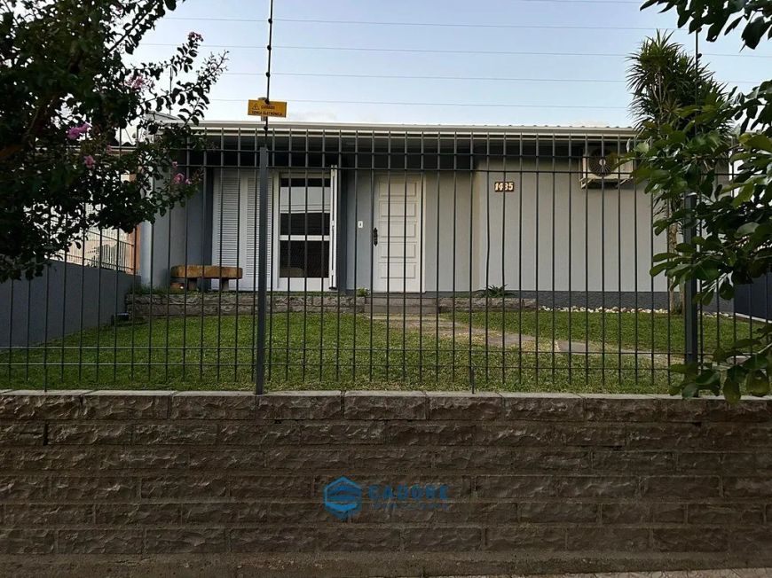 Casa três dormitórios Nossa Senhora de Fátima