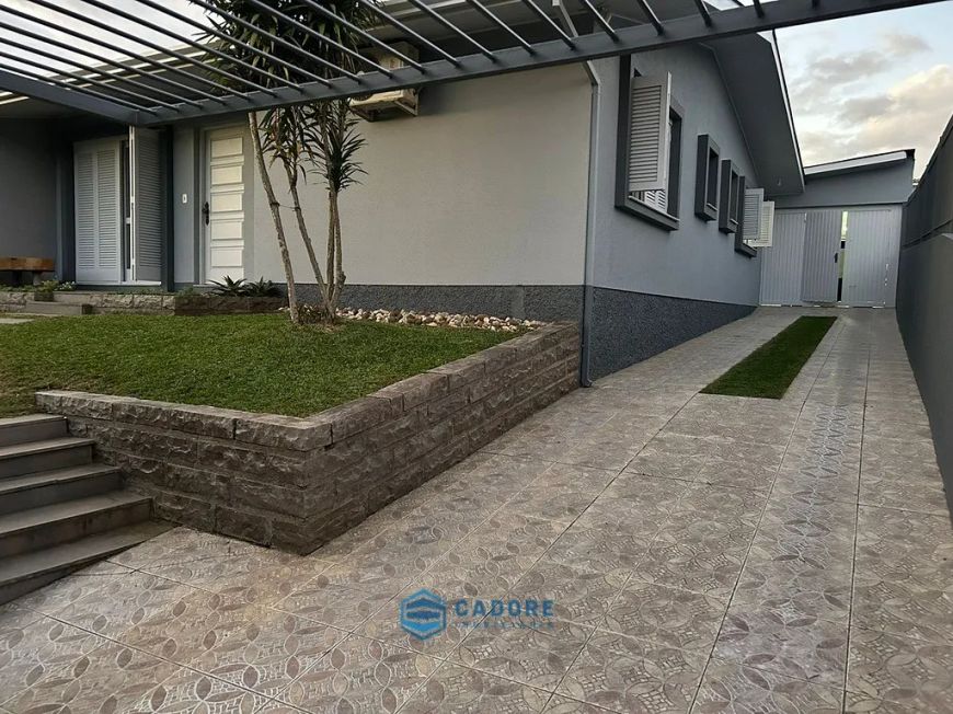 Casa três dormitórios Nossa Senhora de Fátima