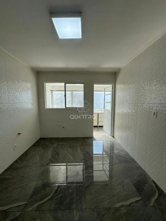 Apartamentos semi mobiliado, amplo, revitalizado, totalmente ensolarado