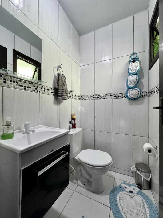 Lindo sobrado disponível para compra no bairro Desvio Rizzo