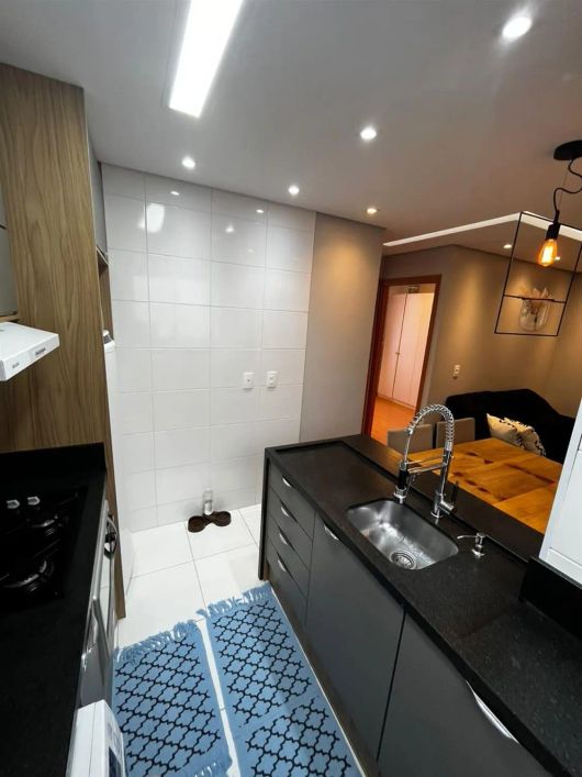 Apartamento semimobiliado e ensolarado, em excelente localização e posição solar!! Com 02 dormitório