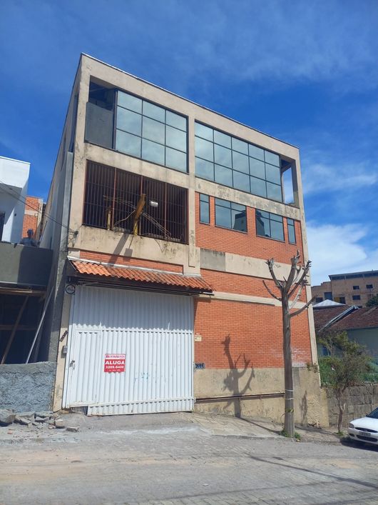 BENTOALVES aluga pavilhão, c/ 550m2, bairro Rio Branco - Caxias do Sul - RS