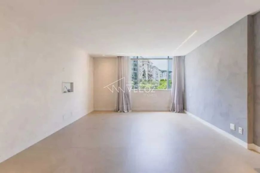 Apartamento : / Residencial / Laranjeiras