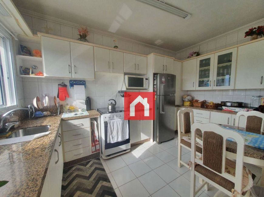 Sobrado dos sonhos no Santa Lúcia – 360m² de puro conforto e espaço!