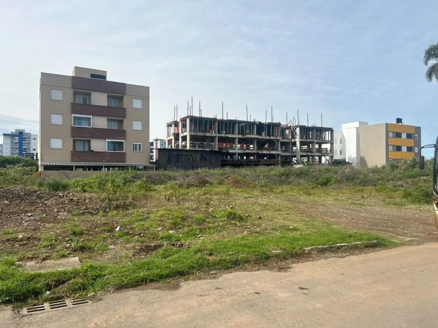 Terreno à venda no bairro Vila Verde