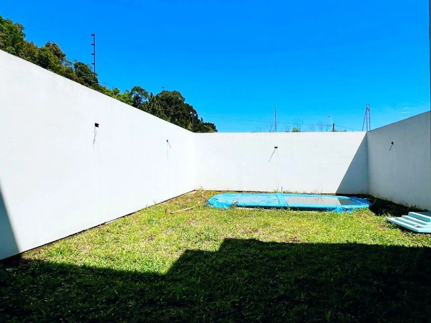 Sobrado com piscina São 174m² privativos &amp;amp;#10004;3 suítes, sendo uma master com closet &amp;amp;#100