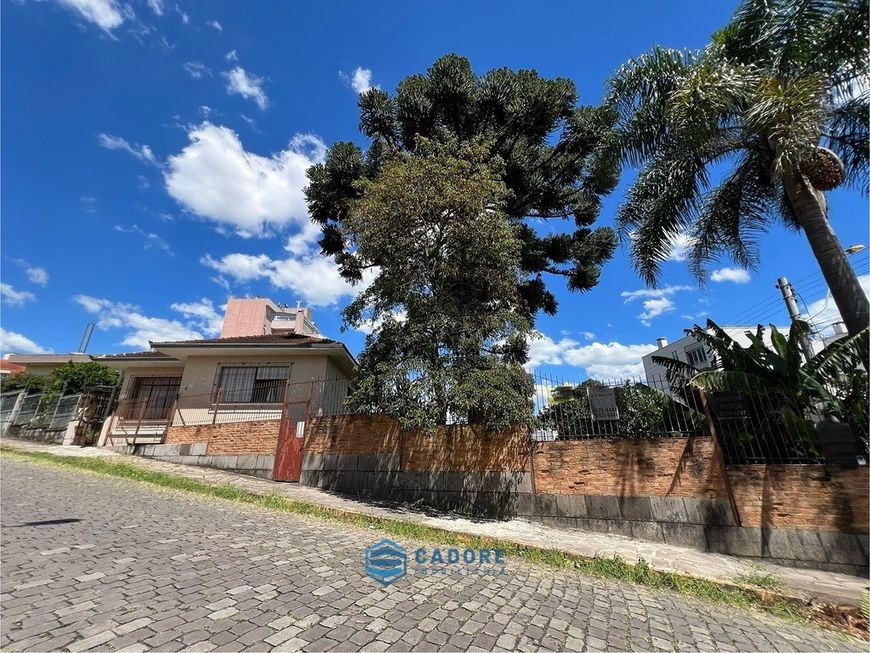 Casa alvenaria, a venda no bairro Pio X