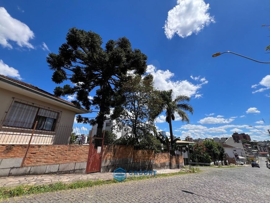 Casa alvenaria, a venda no bairro Pio X