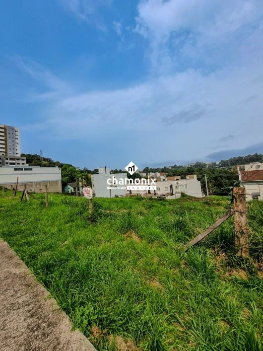 TERRENO - VINHEDOS (360M²)