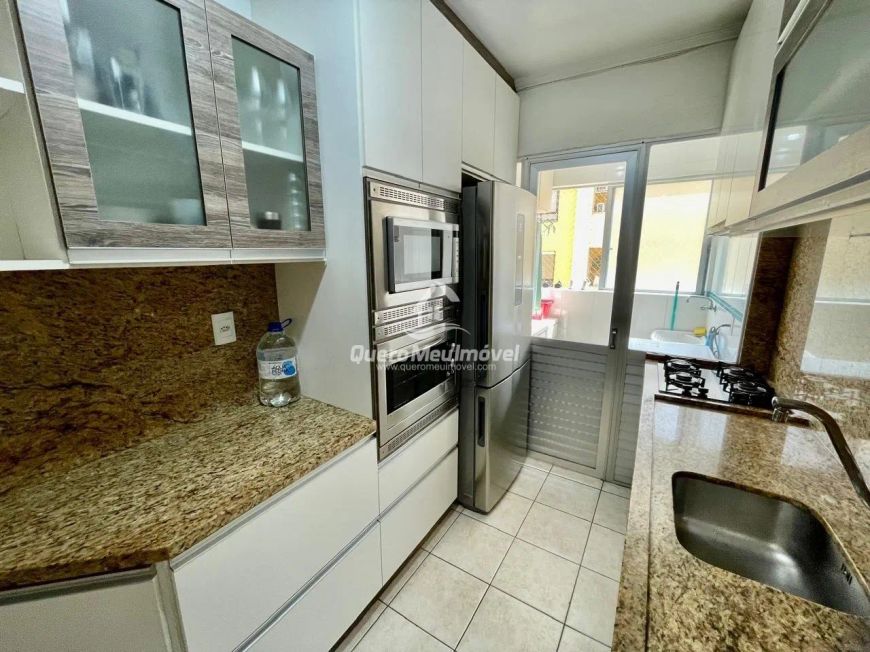 Apartamento semimobiliado c/ 2 quartos no Cred 100
