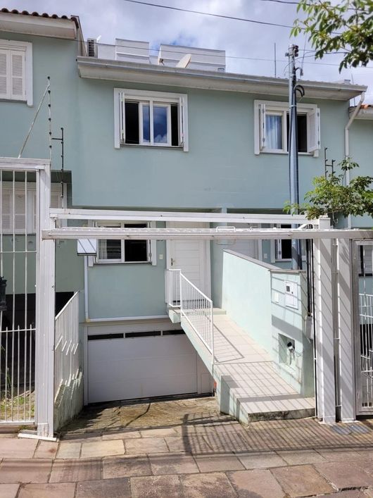 Venda de Sobrado em Caxias do Sul, bairro Vinhedos
