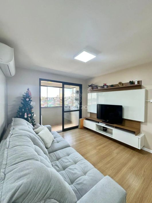 Apartamento semi mobiliado com muito sol pertinho do Shopping