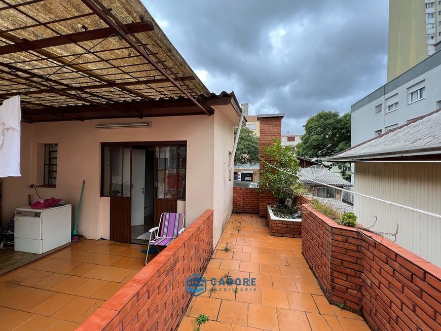 Casa mista a venda bairro Exposição