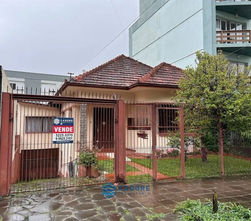 Casa mista a venda bairro Exposição