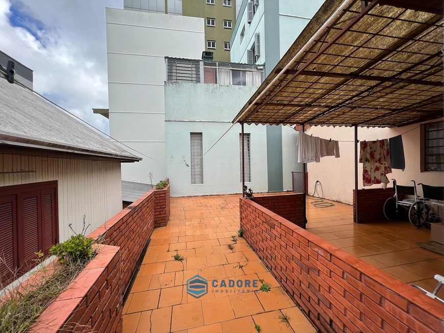 Casa mista a venda bairro Exposição