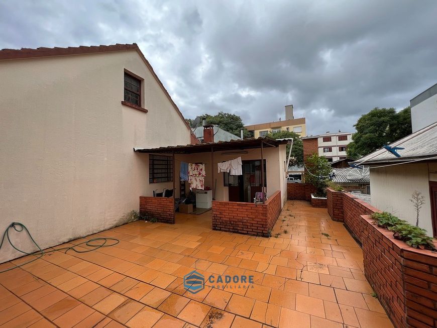 Casa mista a venda bairro Exposição