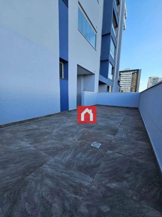 Apartamento 2 dormitórios sendo 1 suíte, com um amplo terraço