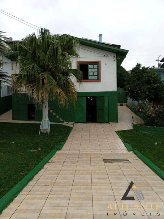 Casa com pátio no bairro Presidente Vargas