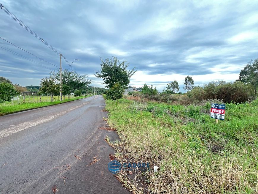 Terreno de esquina com 472 m² Lot. Monte Rissieri
