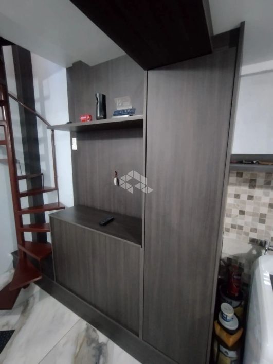 Sobrado Triplex semimobiliado com 63m ,2 dormitorios , 2 banheiros ,vaga pra 2 carros e uma cozinha