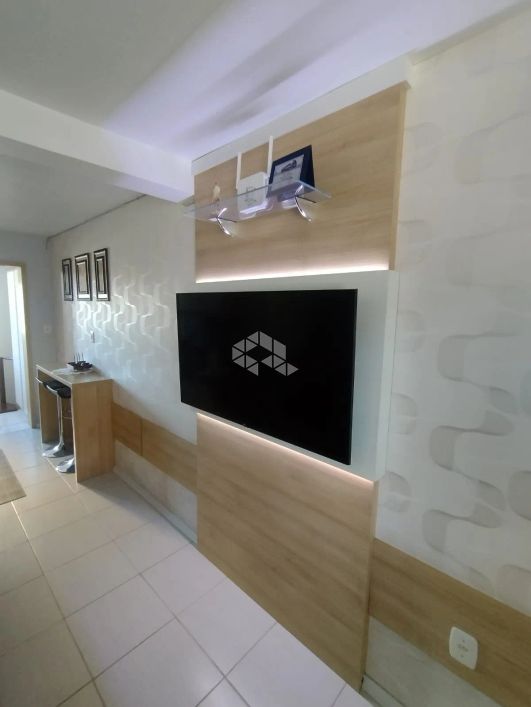 Sobrado Triplex semimobiliado com 63m ,2 dormitorios , 2 banheiros ,vaga pra 2 carros e uma cozinha
