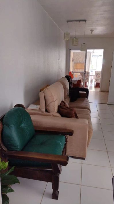 Casa à venda no Moradas Club, Pelotas, com 2 suítes, jardim de inverno, churrasqueira e mais. Condo