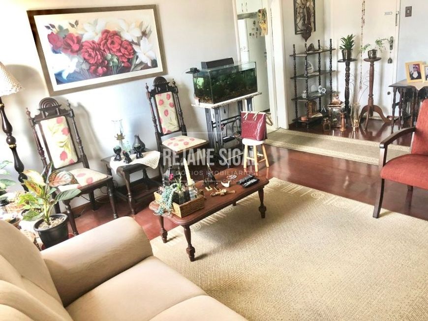 Amplo apartamento central 3 quartos sendo uma suíte.