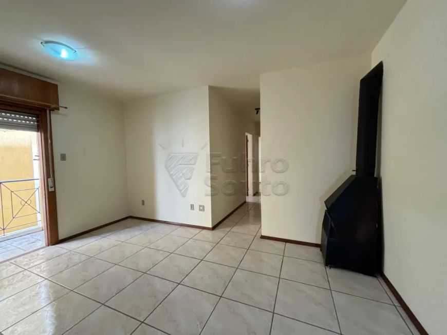 Apartamento com ótima localização, de 3 dormitórios, sacada com churrasqueira.