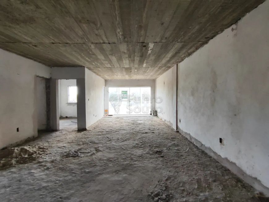 Apartamento Inacabado com 3 Dormitórios no Bairro Fragata