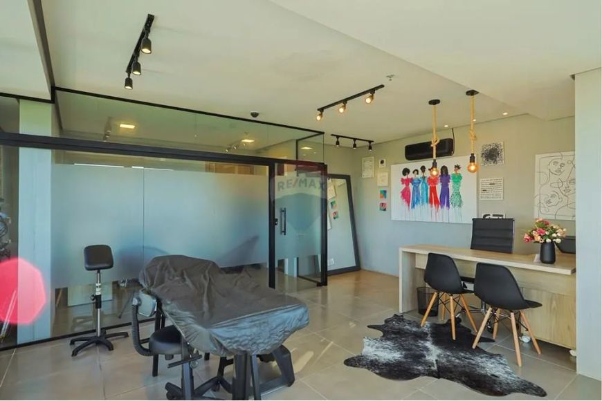 Sala Comercial no Parque Una. Venha integrar trabalho e lazer em um bairro planejado.