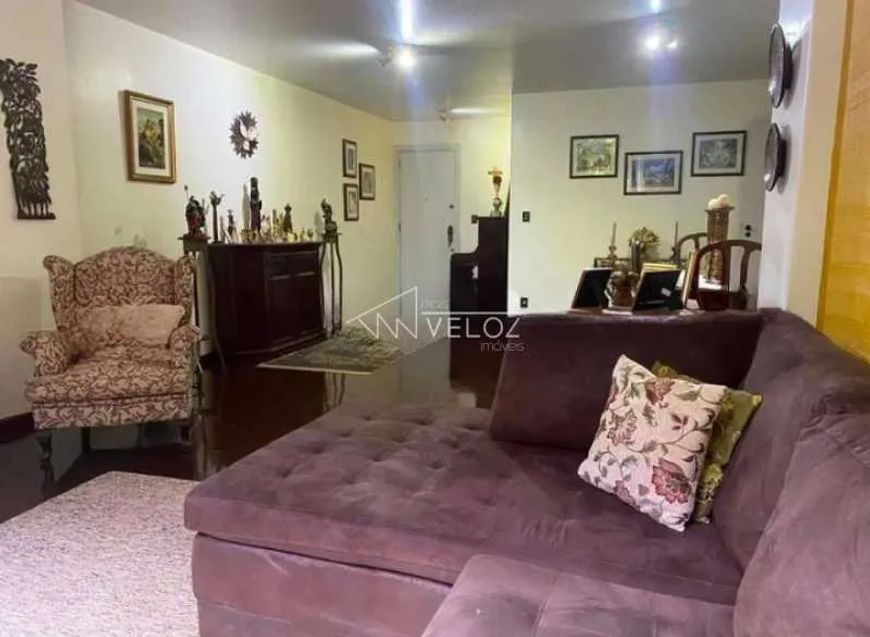 Apartamento : / Residencial / Laranjeiras