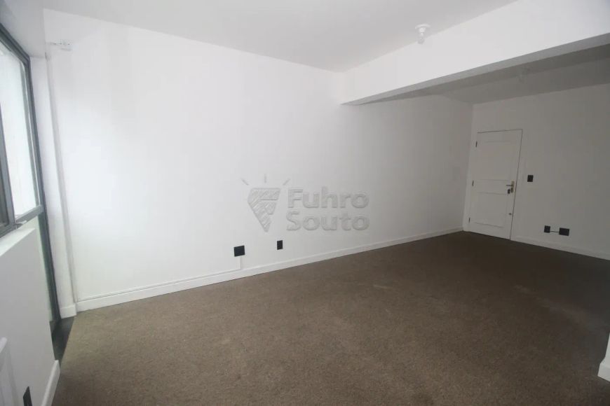 Sala Comercial no Edifício São Gonçalo ? Localização Privilegiada no Centro de Pelotas!