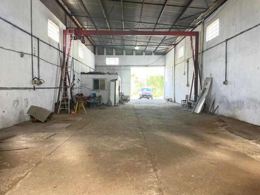 Venda: Prédio Comercial na Av. 25 de Julho, Três Vendas, Próximo à Barragem, 270m² Total, 225m² Úte