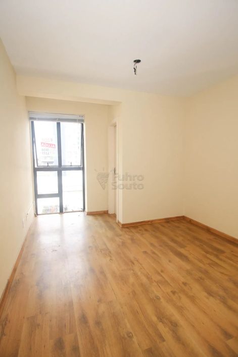 Sala Comercial na Galeria Firenze no Centro de Pelotas.