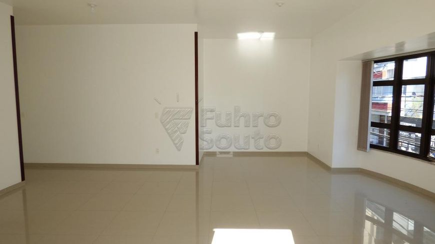 Oportunidade Única: Sala Comercial Espaçosa e Bem Localizada para Locação