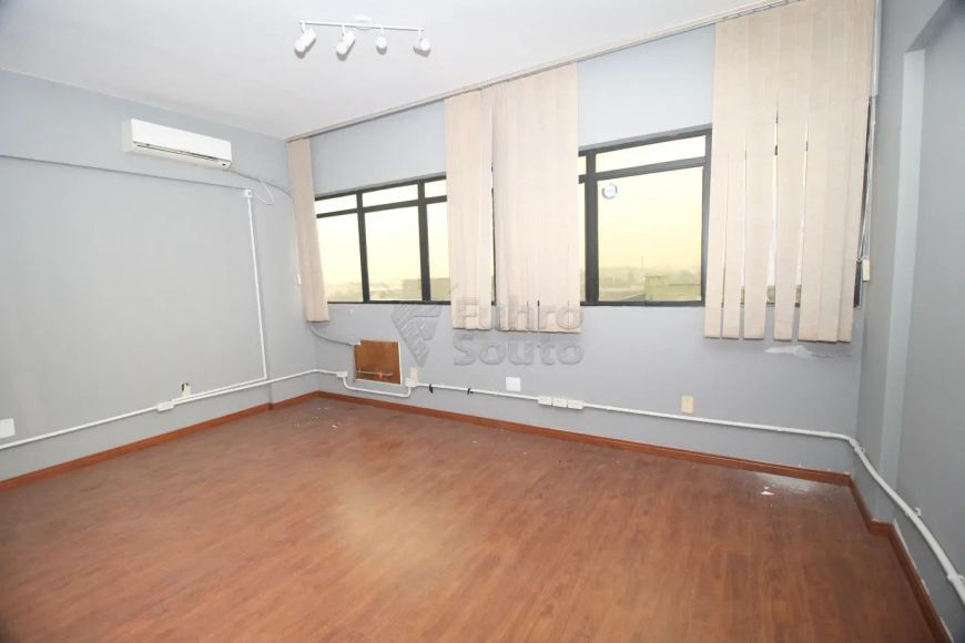 Sala comercial no Centro.
