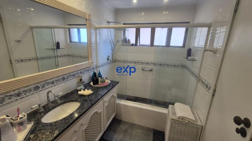 APARTAMENTO DE 4 QUARTOS DE FRENTE PARA O MAR NA BARRA DA TIJUCA