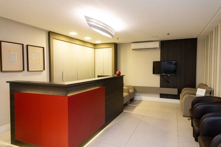 Sala comercial à venda, Três Vendas, Pelotas – 100m², 4 salas, 2 banheiros, elevador, semi-mobiliad