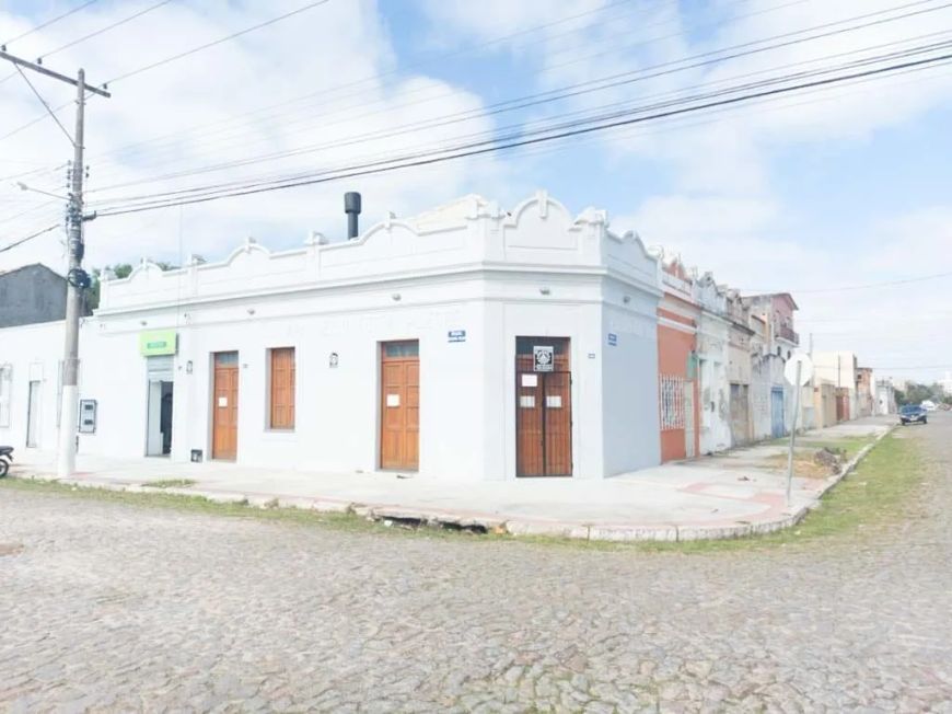 Sala à venda por R$ 300.000 ou aluguel por R$ 1.500/mês no Porto em Pelotas/RS. Agende sua visita c