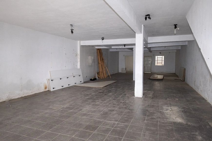 🏢 Sala para locação no Centro de Pelotas, RS! Espaço versátil e bem localizado para seu negócio. A