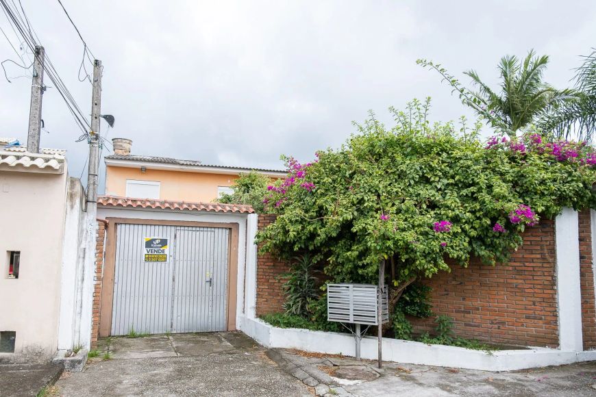 Casa à venda, Fragata, Pelotas, RS – 250 m², 4 dormitórios, 1 suíte, 3 banheiros, 3 vagas, cozinha,