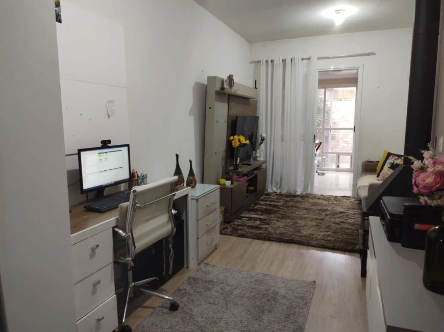 Charmosa Casa à Venda no Condomínio Moradas Pelotas 1 - 60 m², 2 Dormitórios, 1 Banheiro, Ar-Condic