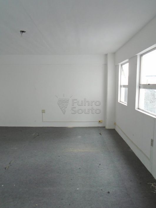 Comercial Sala em Condomínio em Pelotas