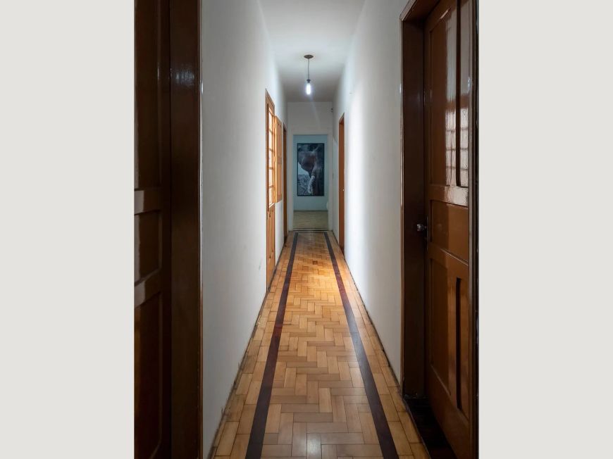 🏡 Casa espaçosa à venda no Centro de Pelotas, RS. 3 dormitórios, 2 salas, área de lazer com churra