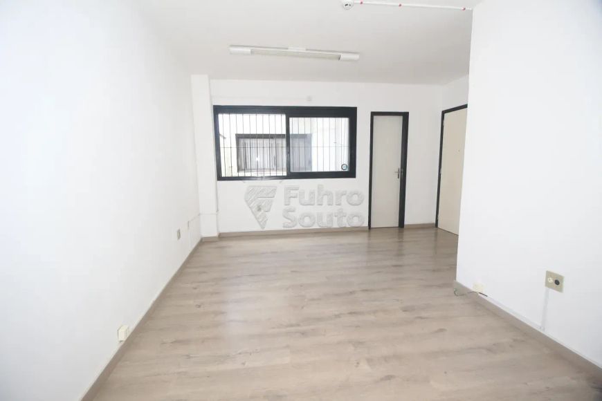 Sala Comercial para Locação no Centro de Pelotas ? Localização Estratégica!