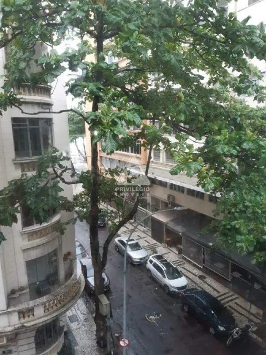 Oportunidade!! 3 Quartos com varanda na quadra da praia.